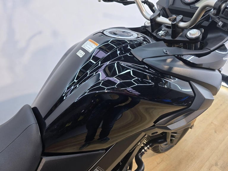 Suzuki V-Strom 650 Black 2020 - Centre Stand, Clear Screen **LOW MILEAGE**
