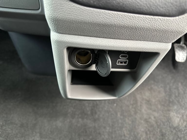 2025 Ford Transit Custom 320 LWB 2.0 Tdci Limited 136PS D/Cab Crew Bus Diesel Manual