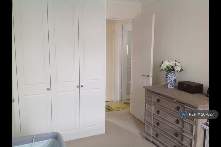 1 bedroom flat in St. Marys Grove, Richmond, TW9 (1 bed) (#2670271)