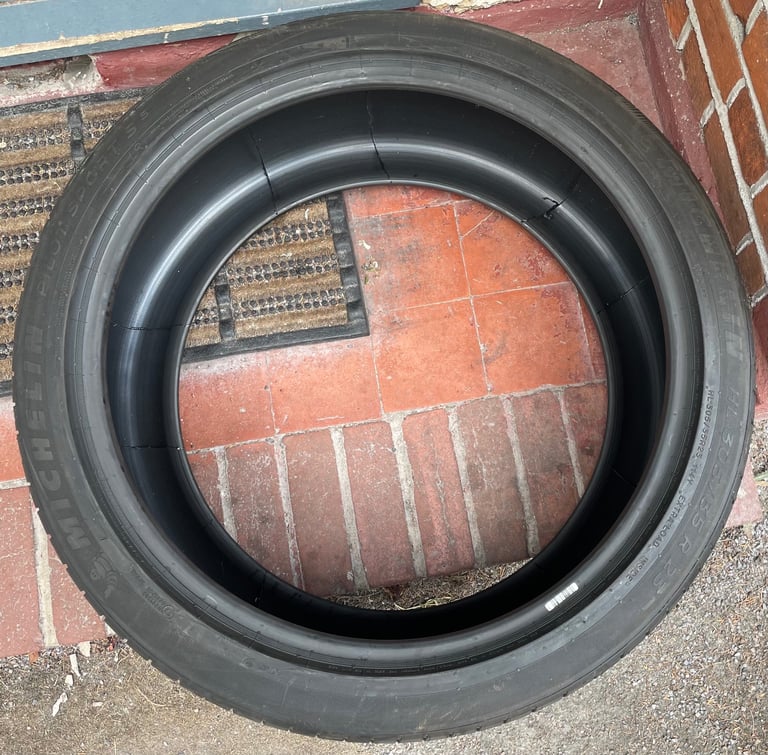 2 x Michelin Pilot Sport 275/40 R23