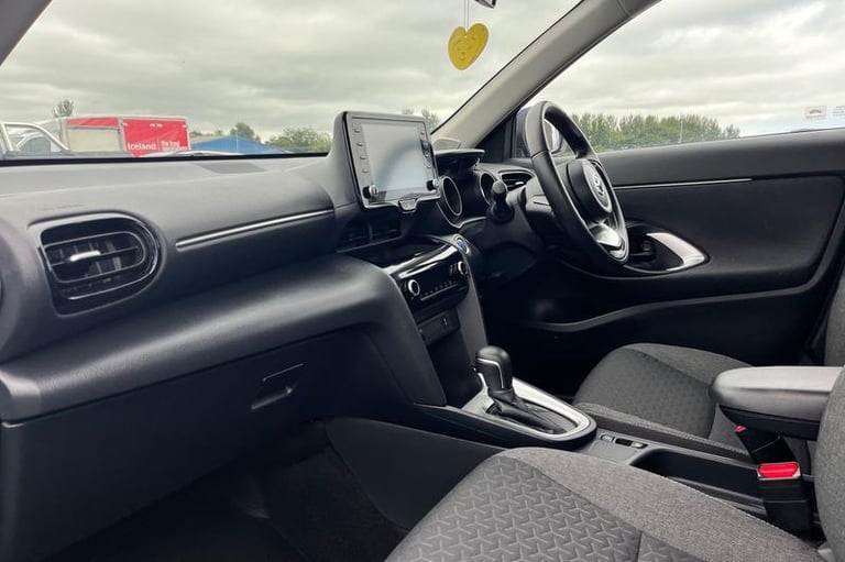 2022 Toyota Yaris Cross 1.5 Hybrid Icon 5dr CVT, Parking sensors, Media Screen, Sat Nav, Multifun...