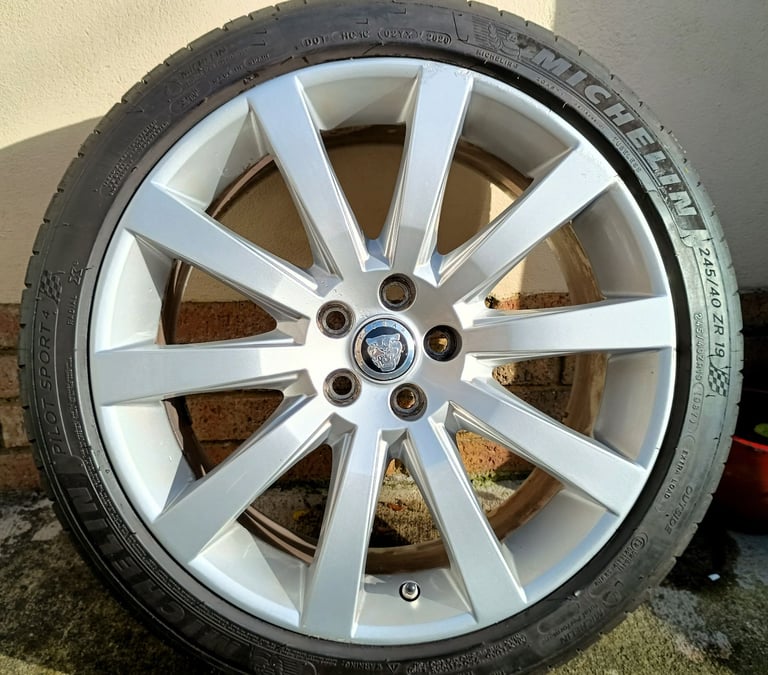 19" FORD ALLOYS 5x108 WHEELS TYRES