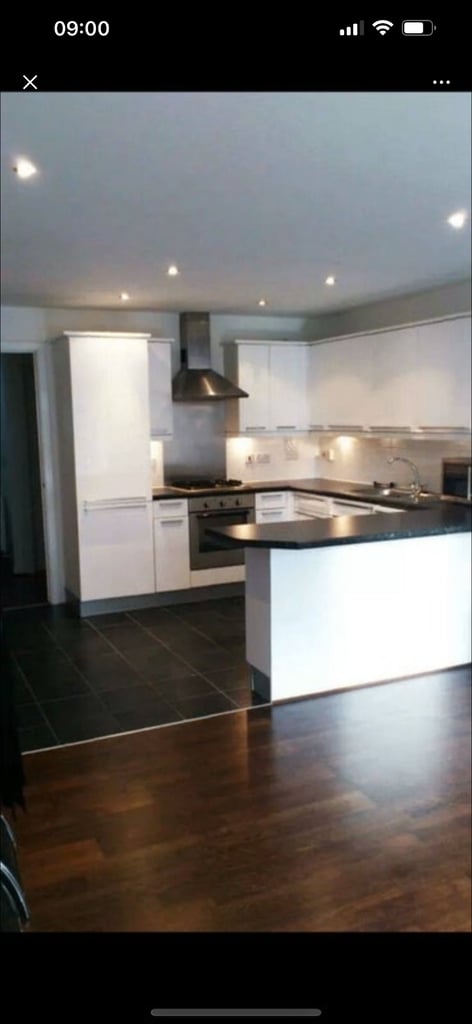 ROOM TO LET IN EWELL WEST
