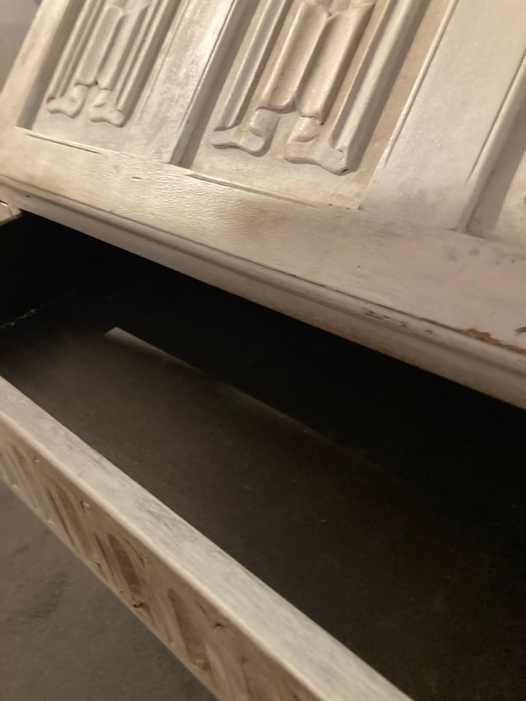 Pedestal Bureau desk/ Cabinet free to go 