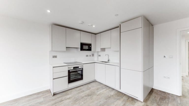 spacious 2 bedroom flat for rent ideal for students and professionals