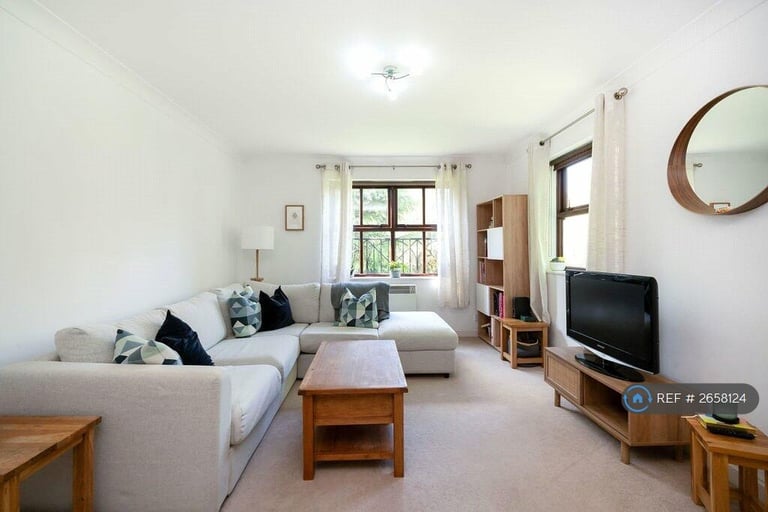 2 bedroom flat in Orphanage Road, Watford, WD24 (2 bed) (#2658124)