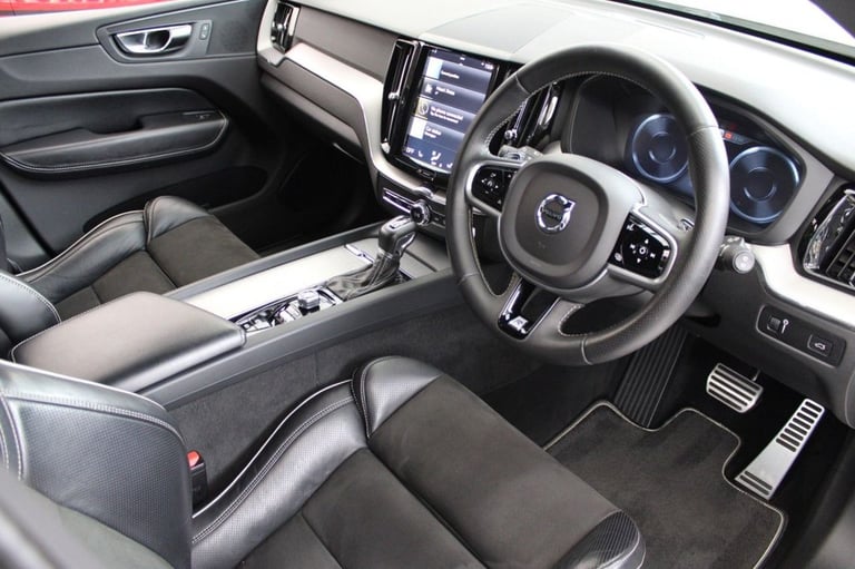 2018 Volvo XC60 2.0 D4 R DESIGN 5dr AWD Geartronic ESTATE DIESEL Automatic