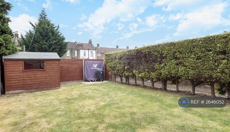 image for 3 bedroom house in Dupont Road, London, SW20 (3 bed) (#2646052)