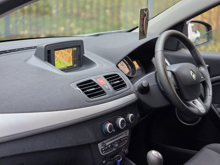 2011 Renault Megane 1.5 dCi Dynamique TomTom Euro 5 5dr HATCHBACK Diesel Manual