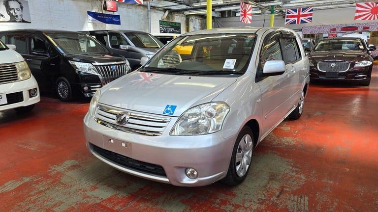 2010 Toyota Raum 1.5 Auto lift mobility chair  Petrol Automatic
