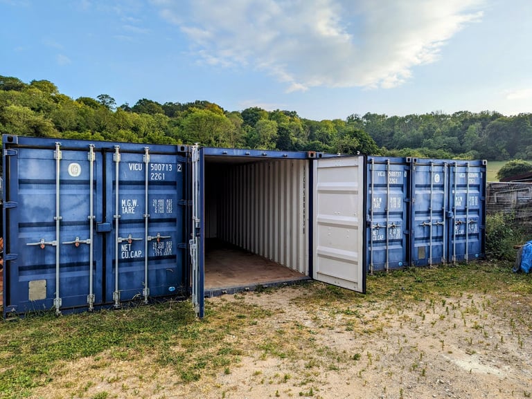 Storage unit for rent / to let 160 sq ft