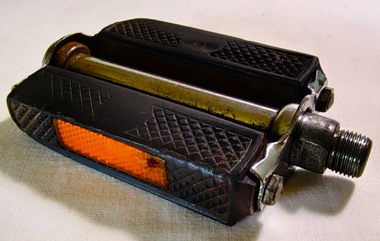 Bicycle Vintage Pedals For Classic Raleigh Bike / Chopper
