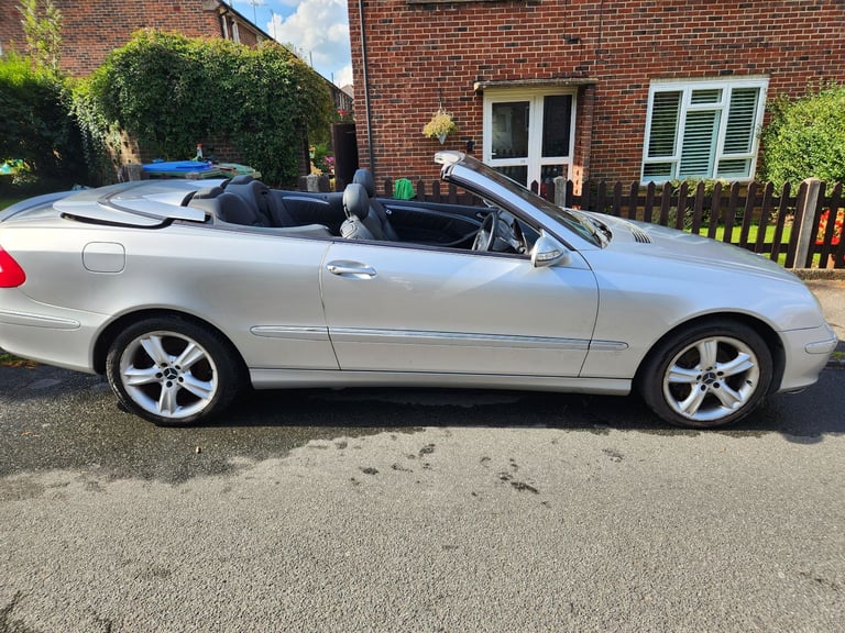 image for Mercedes-Benz, CLK, Convertible, 2004, Semi-Auto, 2597 (cc), 2 doors