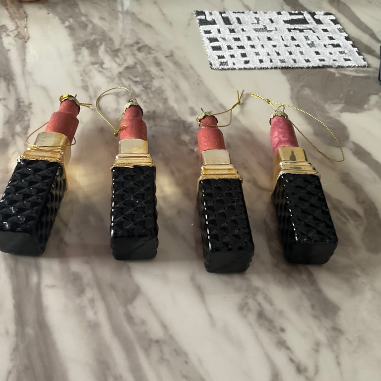 4 lipstick Christmas tree baubles new 