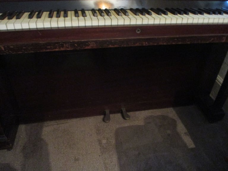 FREE RUSSELL & RUSSELL UPRIGHT PIANO 