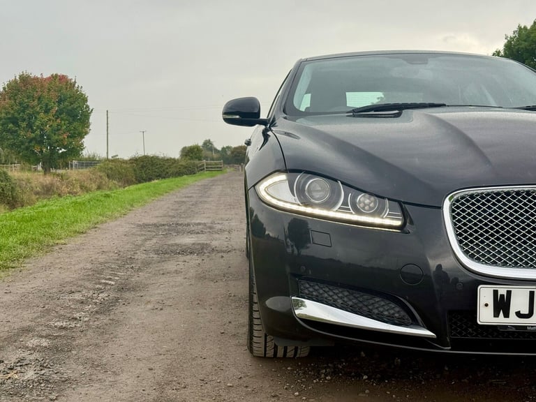 2014 Jaguar XF D PREMIUM LUXURY Saloon Diesel Automatic