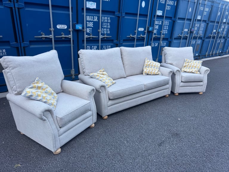image for Very good quality three piece Suite thorngateupholstery possible delivery 🚚 