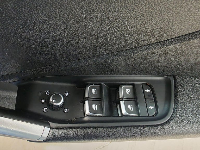 2017 Audi Q2 1.4 TFSI CoD S line S Tronic Euro 6 (s/s) 5dr ESTATE Petrol Automatic