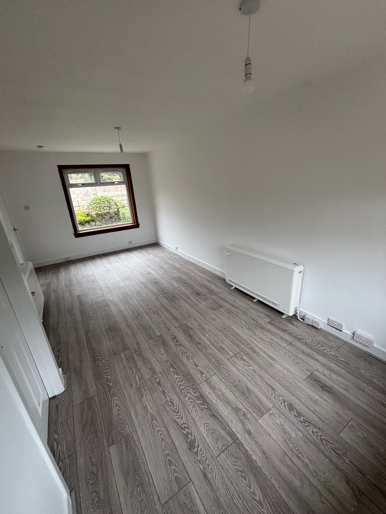 🌟 Newly Refurbished 2-Bed End-Terrace  – Available Now 🌟