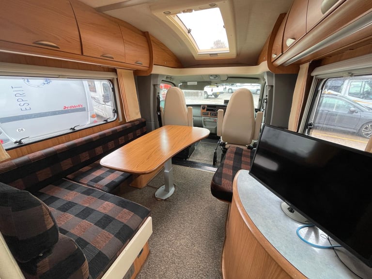 RENAULT MASTER TAG AXLEBIRSTNERR DELFIN PERFORMANCE 4 BERTH MOTOR HOME 