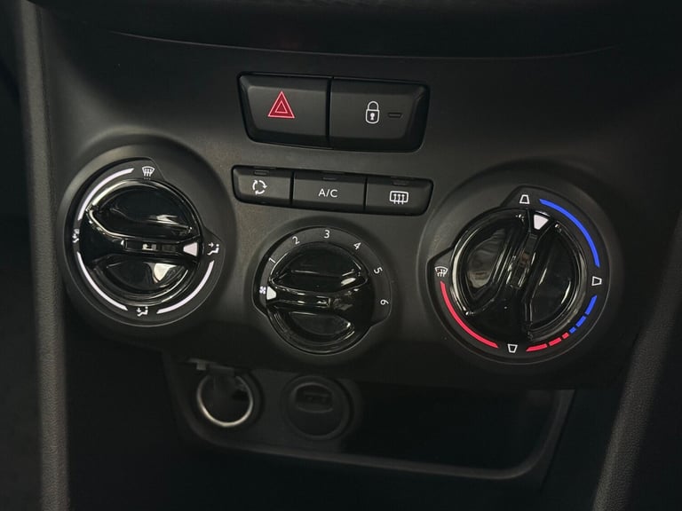 2019 Peugeot 208 1.2 PureTech 82 Signature 5dr [Start Stop] HATCHBACK PETROL Manual