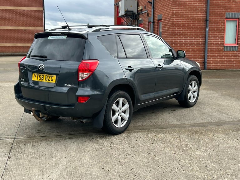 2008 58 Toyota Rav 4 2.2 D-4D XT-R 5Dr , 12mth MOT, tow bar , Sun roof etc