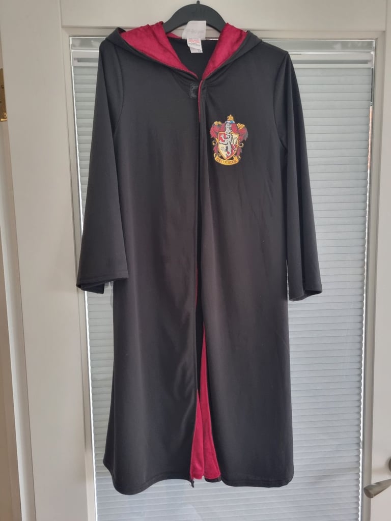 image for Wizarding World Harry Potter Gryffindor wizard cloak/robe, size 7-8years