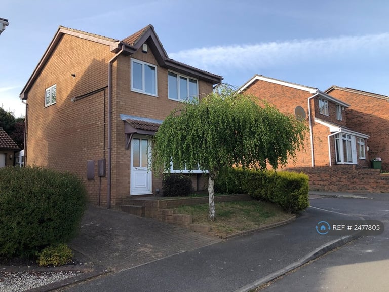 3 bedroom house in Haven Chase, Leeds, LS16 (3 bed) (#2477805)