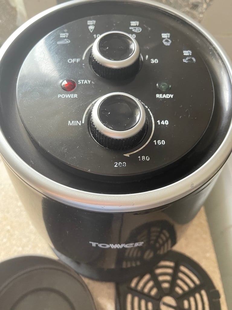 Tower Air Fryer 2L £15 great condition. 