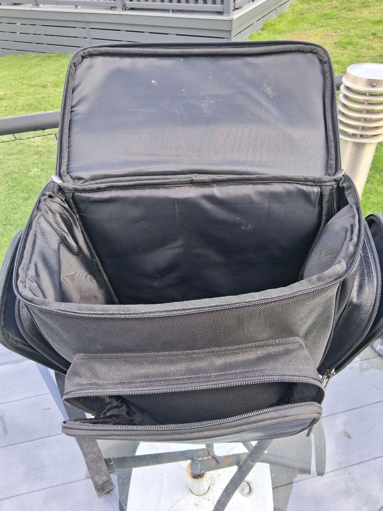 DAIWA FISHING HOLDALL / RUCKSACK - LARGE - AS NEW