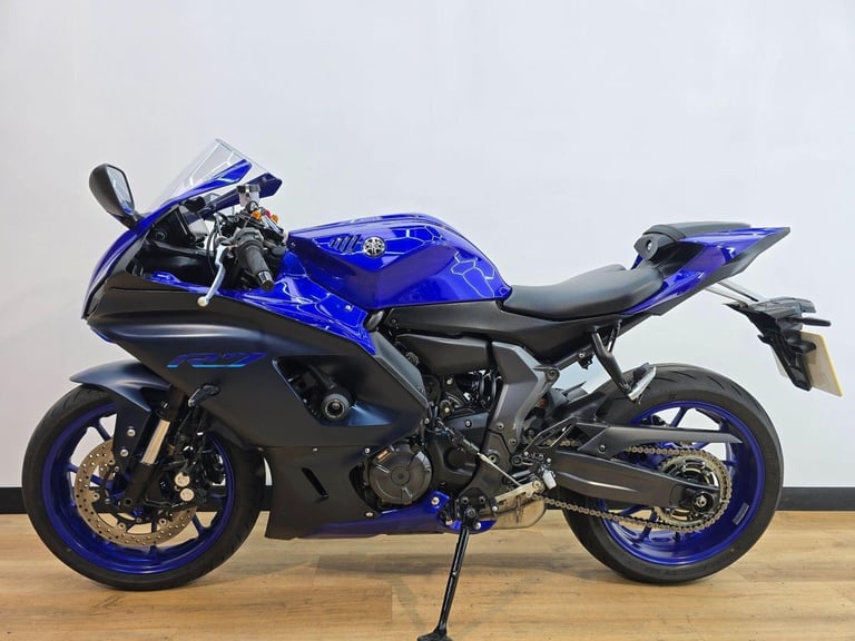 Yamaha R7 700 Blue 2022 - Low Mileage, One Owners, Full Service History, 3 Keys