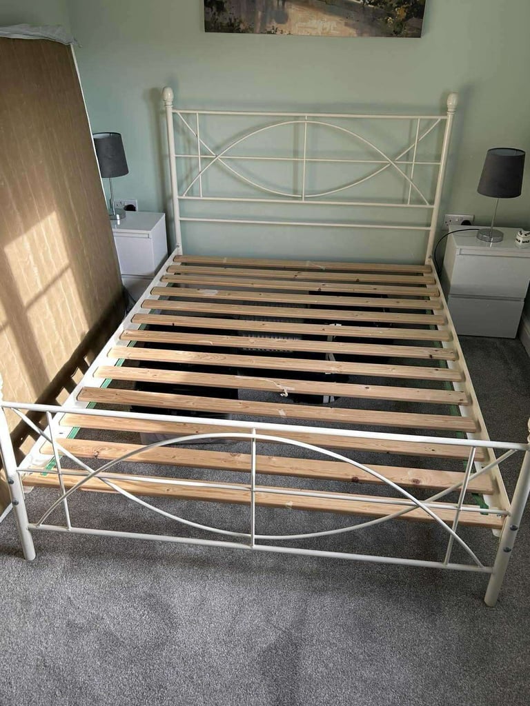 Double bed frame