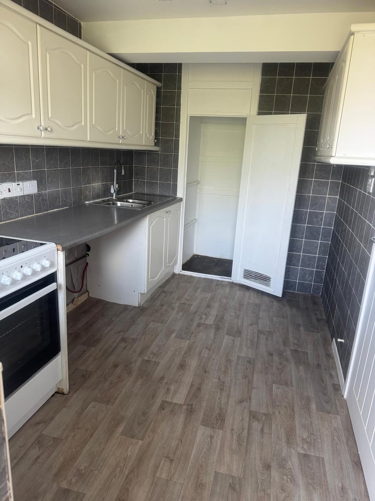 For Rent - 2 Bedroom Flat