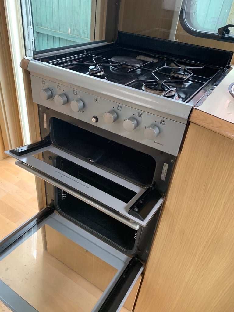 Abbey gts 517 with motor mover and air awning 