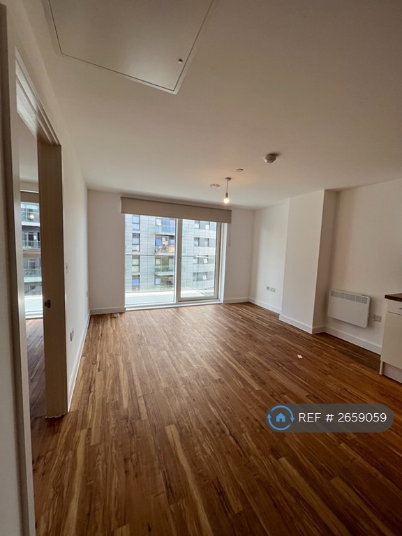 1 bedroom flat in Pomona Strand, Old Trafford, Manchester, M16 (1 bed) (#2659059)