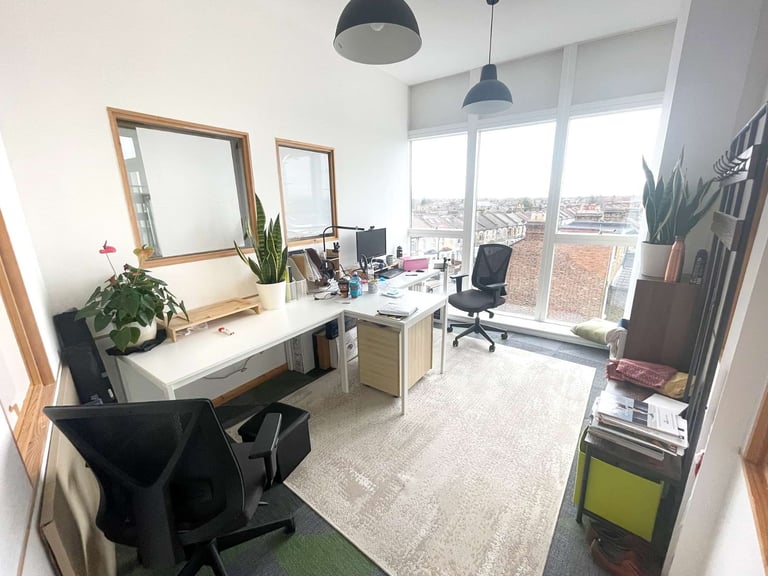Desk Space | Coworking | Artist Studio | Creative Space | Office | Beauty Room in Leyton E10