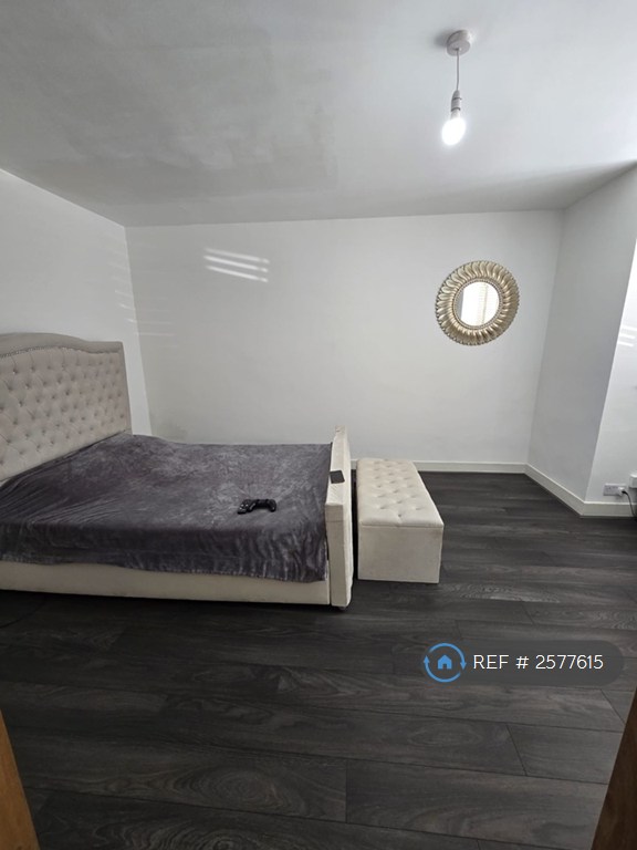 Studio flat in Allison Close, Waltham Abbey, EN9 (#2577615)