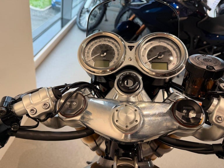 2019 TRIUMPH THRUXTON 1200 R, '19 Plate with 4592 miles