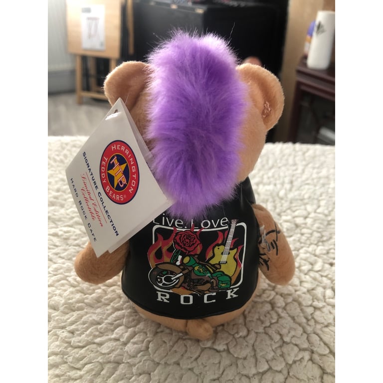 Punk rock bear Hard Rock Cafe 
