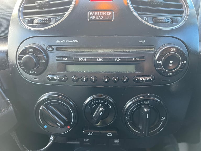 2006 Volkswagen Beetle 2.0 Auto Euro 4 3dr HATCHBACK Petrol Automatic