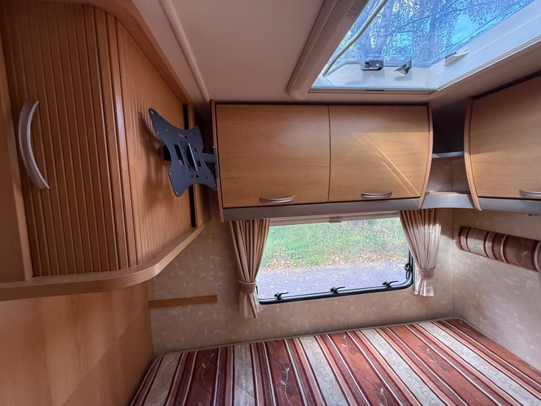 Swift Archway Hartwell Fixed Bed Awning & Motor Mover