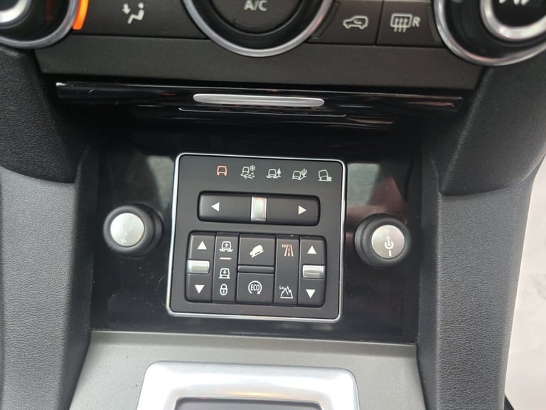 2015 Land Rover Discovery 3.0 SDV6 SE Tech 5dr Auto ESTATE DIESEL Automatic