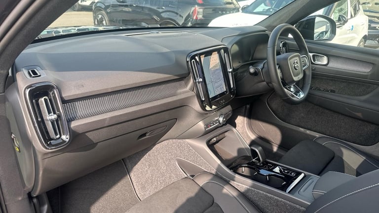 2025 Volvo XC40 Black Edition Ultra, B4 Mild hybrid, Petrol ESTATE Petrol/Electric Hybrid Automatic
