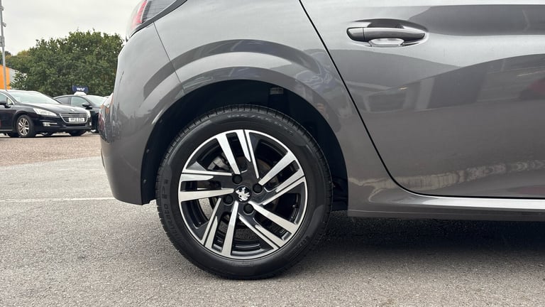 2022 Peugeot 208 1.2 PureTech 100 Allure Premium + 5dr Petrol Hatchback Hatchback Petrol Manual