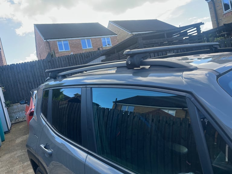 image for Lockable Roof Bars/Rack 130cm (black) for cars with raised rails