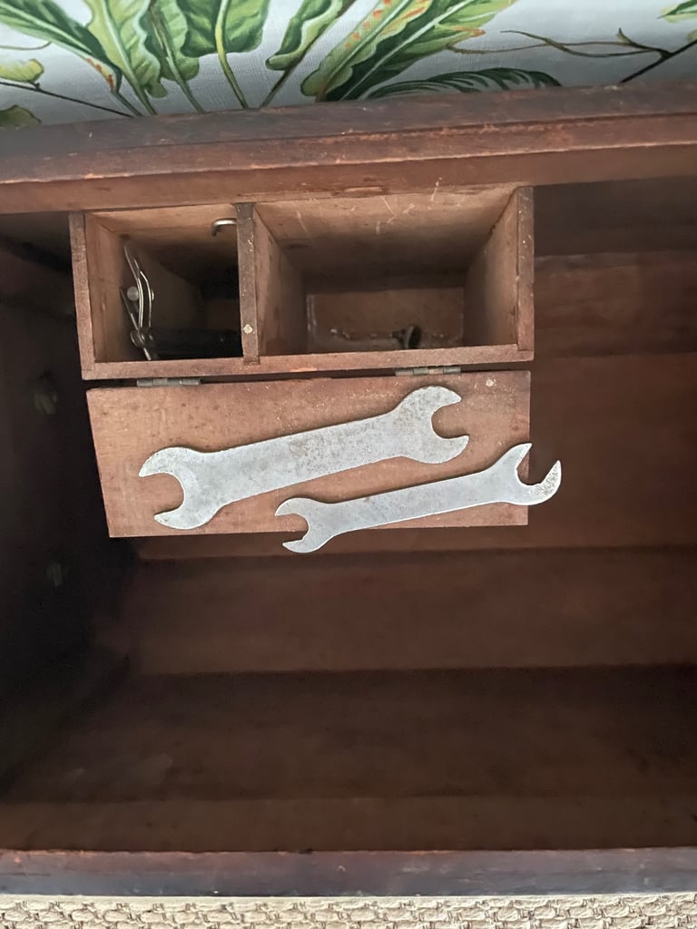 Vintage hand cranked singer sewing machine 