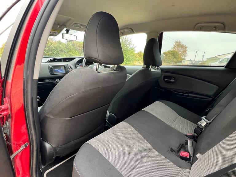 2016 Toyota Yaris 1.5 VVT-h Icon E-CVT Euro 6 5dr HATCHBACK Petrol/Electric Hybrid Automatic