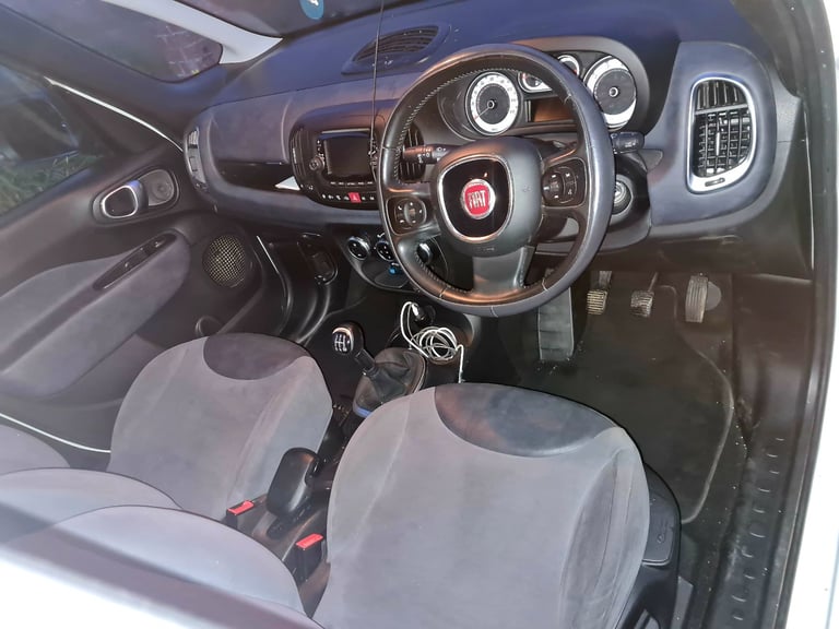 2014 1.3 diesel fiat 500L lounge mpv full history manual gearbox £20 tax
