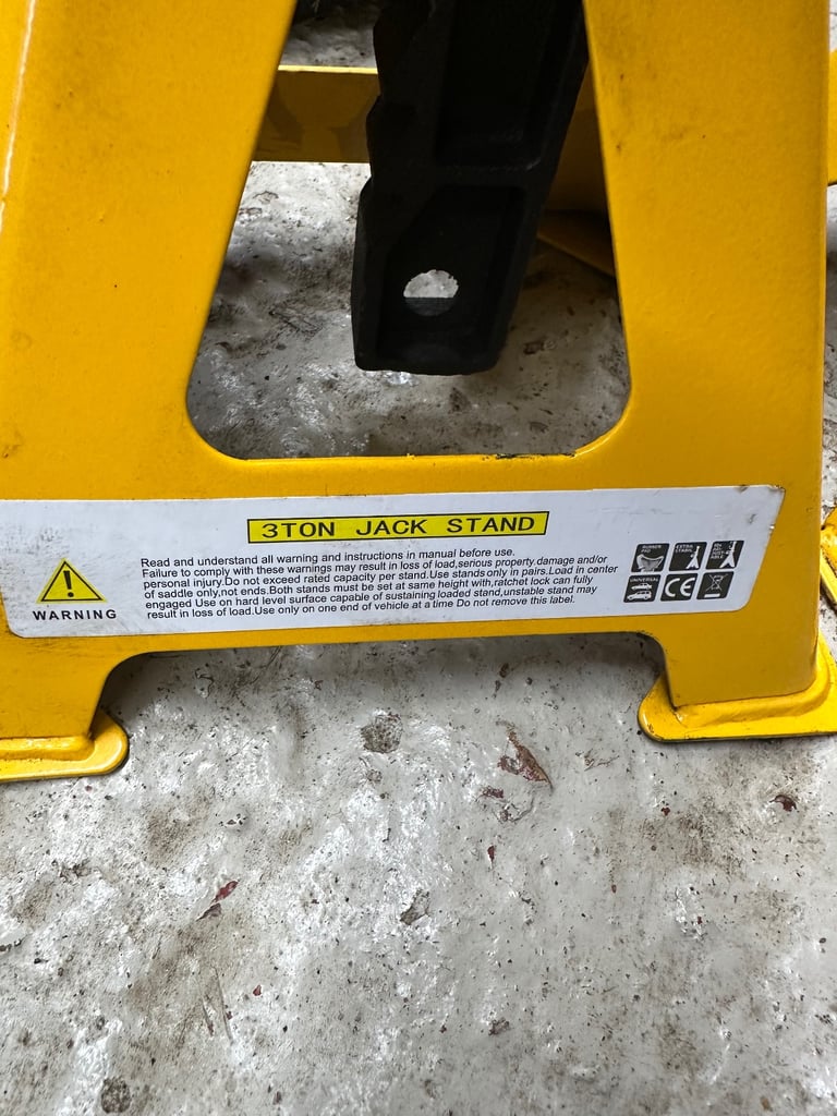Trolley jack and axle stands 