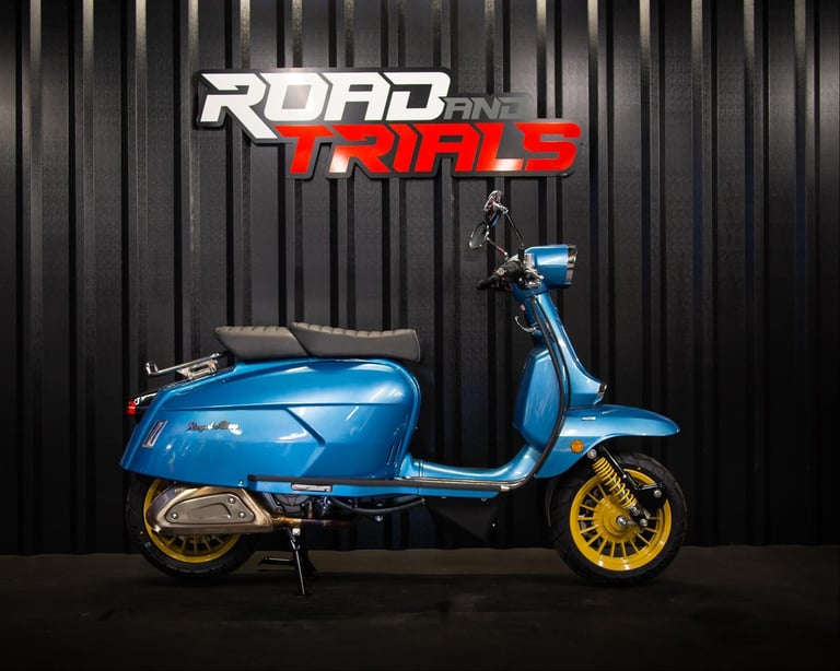 image for Royal Alloy GP350 LC SE - BRAND NEW BIKE - Super Scooter